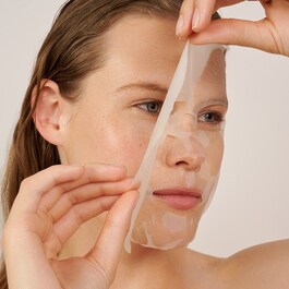 The Timeless Moment – Maschera in tessuto Slow Agining con peptidi e bacche