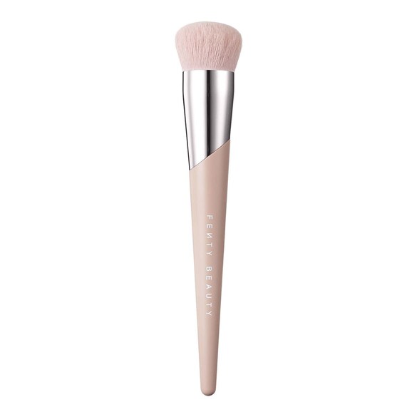 Kabuki-Buff Foundation Brush - Pennello Fondotinta Kabuki, FENTY BEAUTY