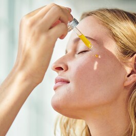 Vitamin Nectar Glow Serum - Siero illuminante viso alla vitamina C e E