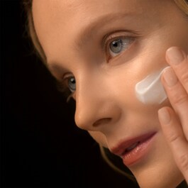 Re-Nutriv Ultimate Diamond - Crema Trattante Rimpolpante