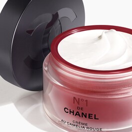N°1 DE CHANEL - Crema Alla Camelia Rossa. Rimpolpare, Levigare, Proteggere