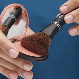 Pennello per guance e zigomi 04 - Intuitivo, finish impeccabile