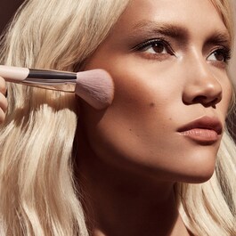 Sculpting Bronzer Brush - Pennello Contouring