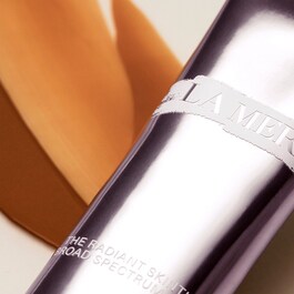 The Radiant Skin tint SPF 30 - Crema colorata illuminante SPF 30