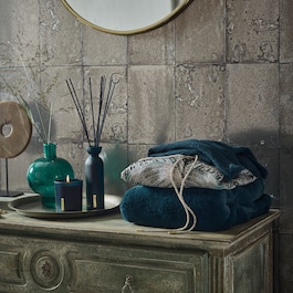  The Ritual of Hammam - Candela profumata con eucalipto e rosmarino
