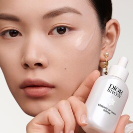 Diorsnow Essence of Light Serum – Siero schiarente viso e collo