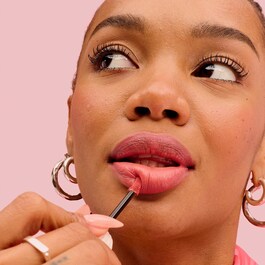 Plushtint - Tinta labbra idratante dall'effetto matte
