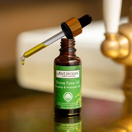 Divine Face Oil - Olio per il viso alla rosa canina e avocado