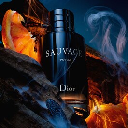  Sauvage – Profumo da uomo – Note di sandalo e fava tonka