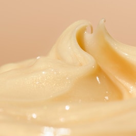Banana Bright+ Instant Glow Moisturizer - Crema idratante alla vitamina C