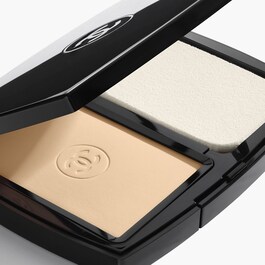 CHANEL ULTRA LE TEINT FONDOTINTA COMPATTO  - Fondotinta
