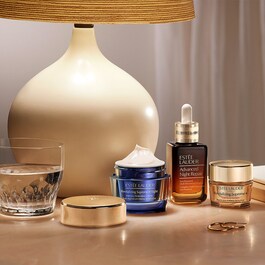 Revitalizing Supreme+ Night Intensive Restorative Creme - Crema Viso