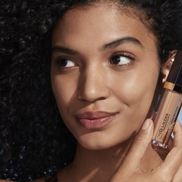 Futurist  Soft Touch Brightening Skincealer - Correttore Dell'incarnato