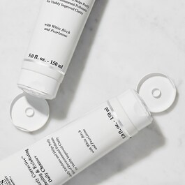 Clearly Corrective™ Brightening & Exfoliating Daily Cleanser