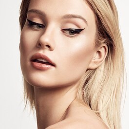 Flyliner - Eyeliner liquido lunga tenuta