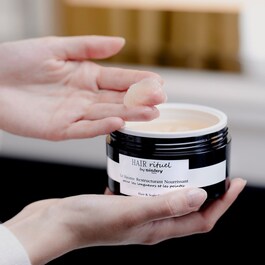 Le Baume Restructurant Nourrissant pour les longueurs et les pointes