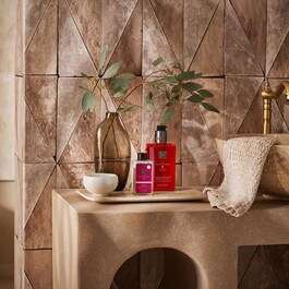 The Ritual of Ayurveda - Gel detergente mani, ricarica concentrata