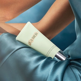 The Replenishing Oil Exfoliator - Esfoliante Viso