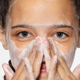 Special Cleansing Gel - Detergente schiumoso senza sapone