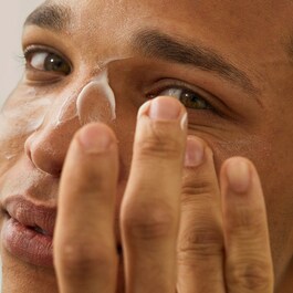 Instant reset - Crema in gel notturna illuminante con Niacinamide