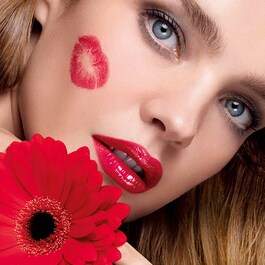 KissKiss Shine Bloom - Rossetto brillante 95% di ingredienti di origine naturale