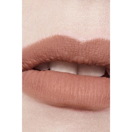 ROUGE ALLURE LIQUID VELVET - Il Rossetto Fluido Opaco Intenso Ultra-tenuta