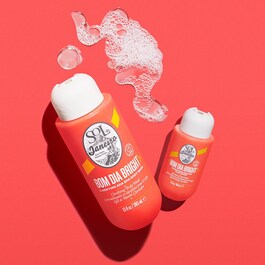 Bom Dia Bright™ - Gel doccia scrub agli AHA BHA