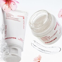 Crema gel illuminante ai fiori di ciliegio e niacinamide - Crema illuminante