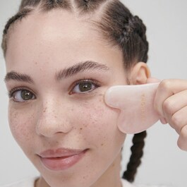 Gua Sha al quarzo rosa - Viso e collo
