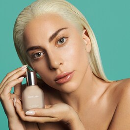 Triclone Skin Tech Foundation - Fondotinta con arnica fermentata