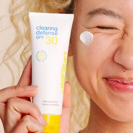 Clearing Defense SPF30 - Idratante Opacizzante SPF30