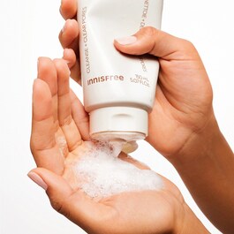 Schiuma detergente purificante alle rocce vulcaniche e BHA - Detergente