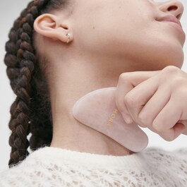 Gua Sha al quarzo rosa - Viso e collo