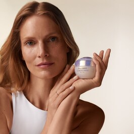 Future Solution LX - Crema Giorno Protettiva Antietà SPF20
