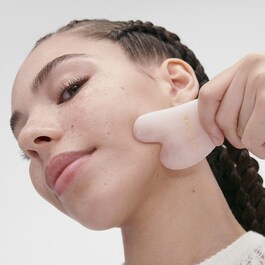 Gua Sha al quarzo rosa - Viso e collo