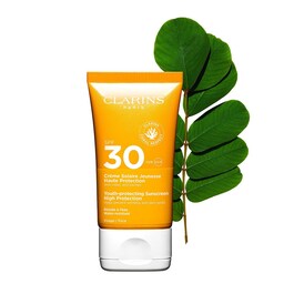 Una crema viso idratante con SPF 30 - texture leggera e fondente 