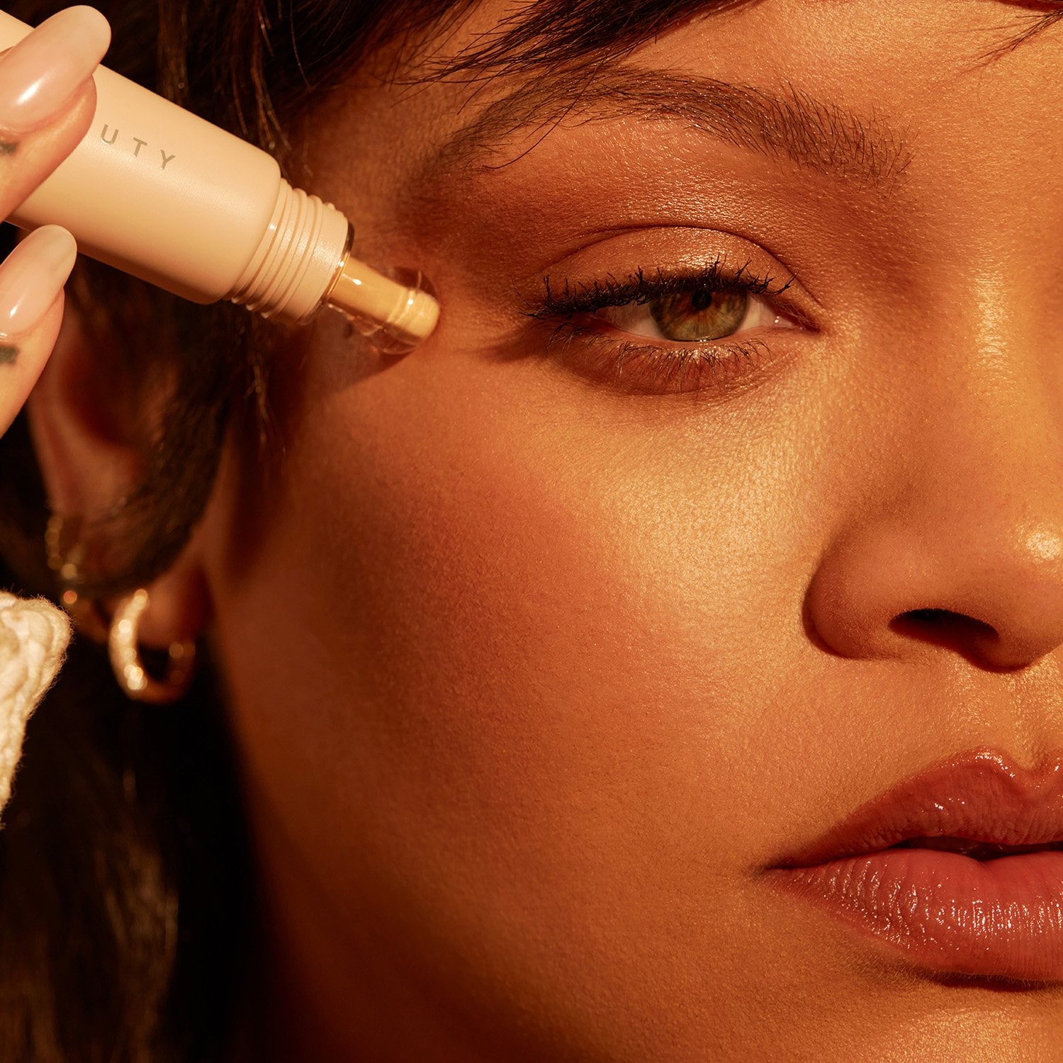 Bright fix Illuminante contorno occhi di FENTY BEAUTY ≡ SEPHORA