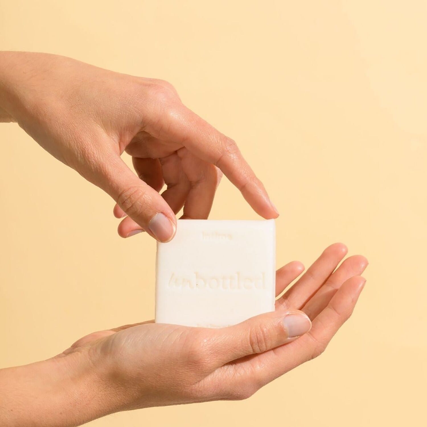 Gel Doccia Solido Avena E Mandorle Dolci - Sapone Corpo Formato Viaggio Di UNBOTTLED